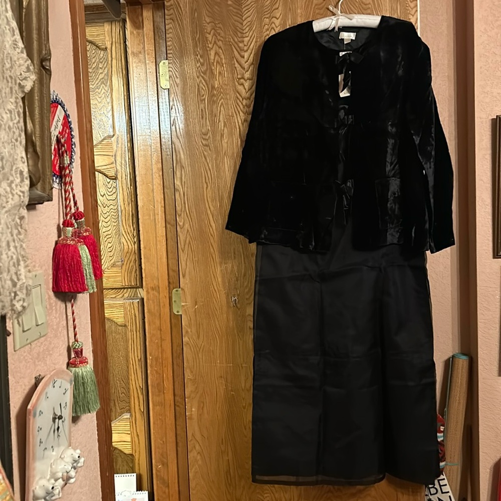 Vintage formal silk black dress with velvet bowed jacket by Kasbah Size L.